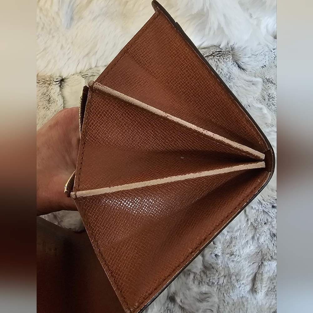 Louis Vuitton Monogram Black and Brown Sarah Wallet - Picture 13 of 16